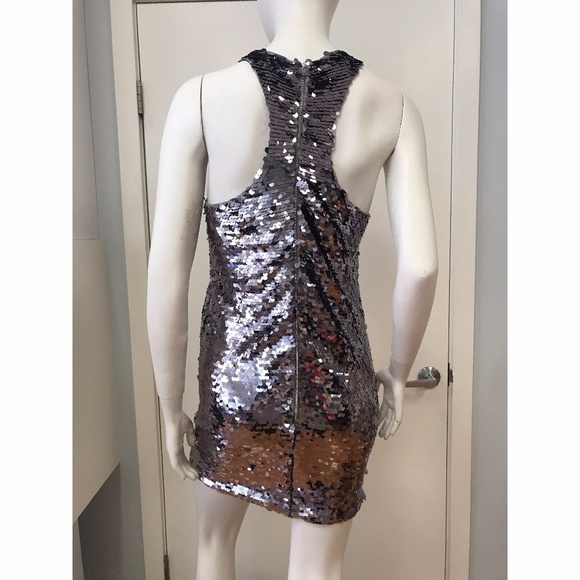 LINE AND DOT SEQUINED SILVER DRESS SIZE SMALL - Picture 3 of 6
